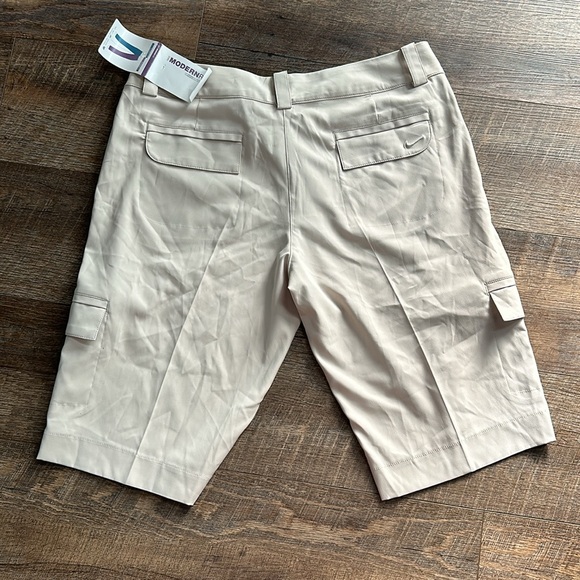 Nike women’s golf shorts NWT - Picture 7 of 8